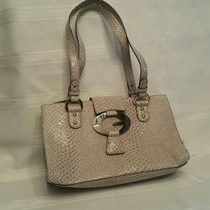 Pre-owned Guess Shoulder Purse
